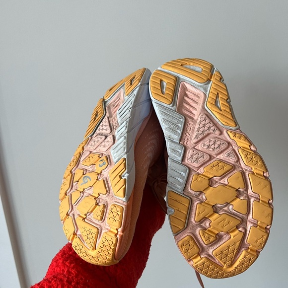 Hoka One One Arahi 6 Womens Size 8B Orange Walking Shoes - Picture 10 of 10